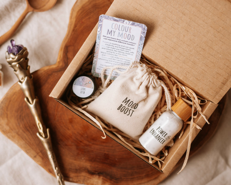 Fizzing colour-changing potion play set for kids with bamboo bottle and ingredients