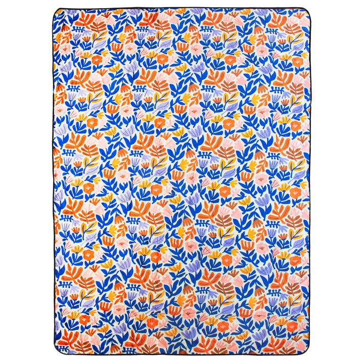 Willow picnic rug by IZIMINI rolled with carry strap