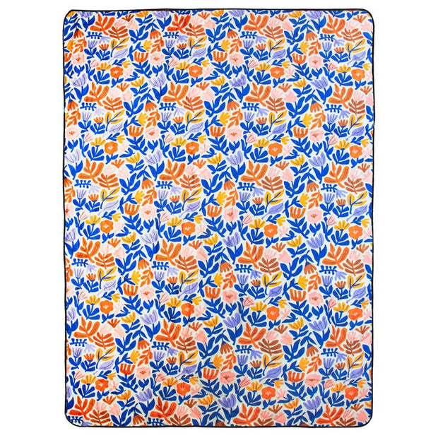 Willow picnic rug by IZIMINI rolled with carry strap