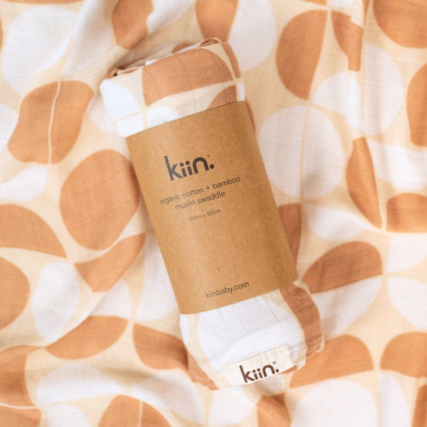Kiin Baby Organic Muslin Swaddle in Pebble print