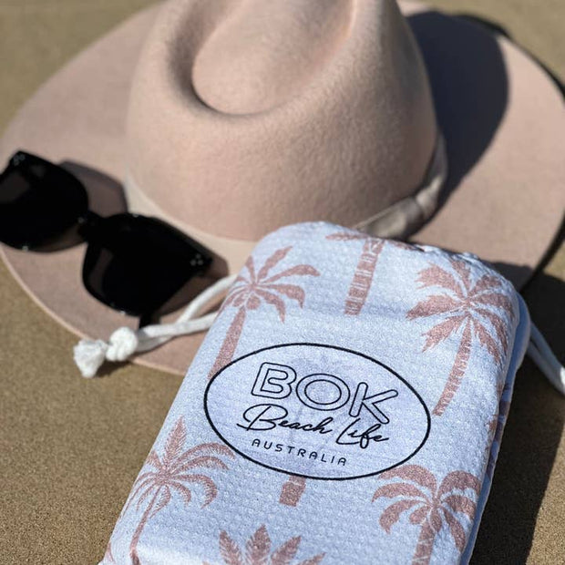 Eco-friendly quick dry beach towel with coastal design