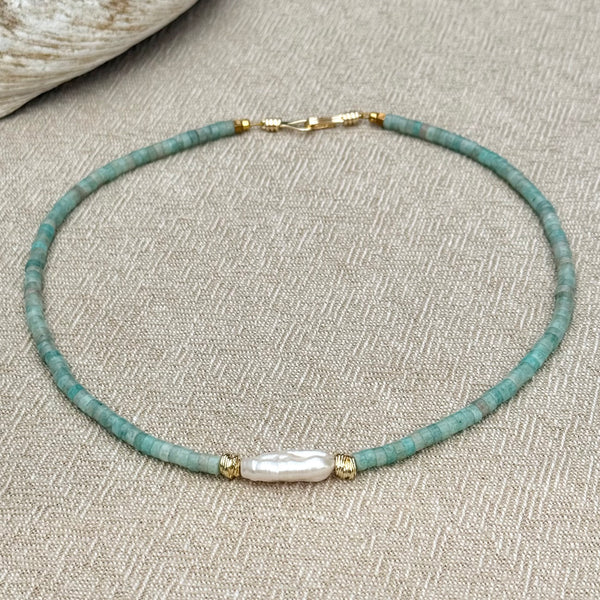 Blue-green turquoise semi-precious stone necklace with pearl
