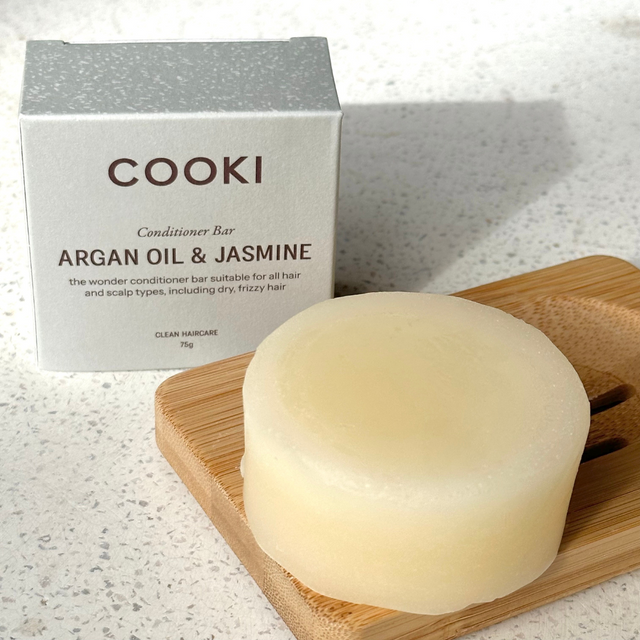 Vegan solid conditioner bar with argan oil and jasmine