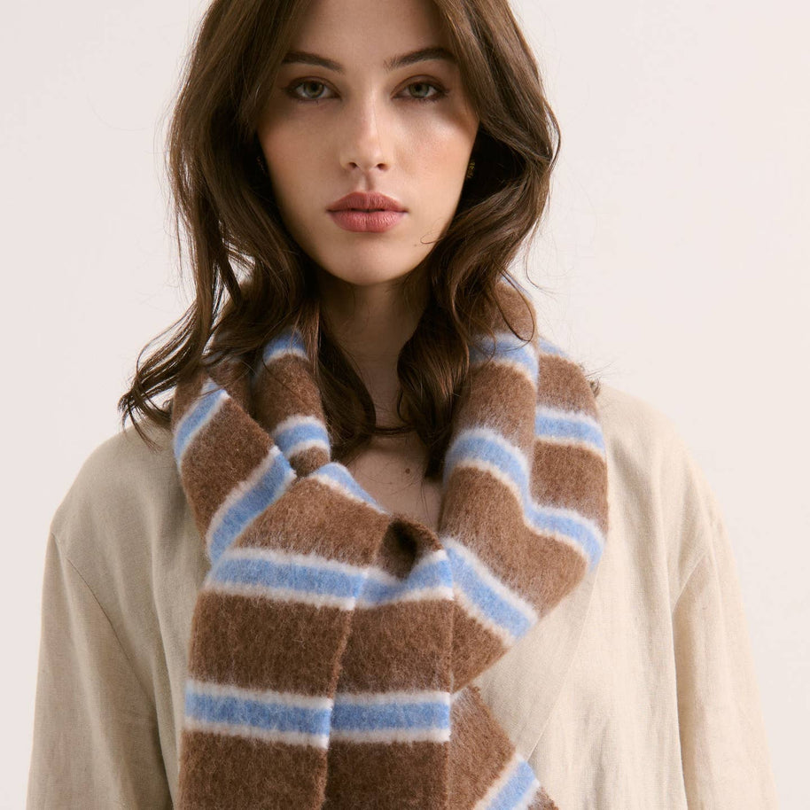 Cosy winter scarf with timeless stripe pattern