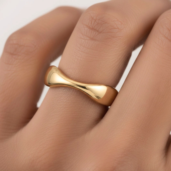 EVER Jewellery Point Break Gold Ring on hand