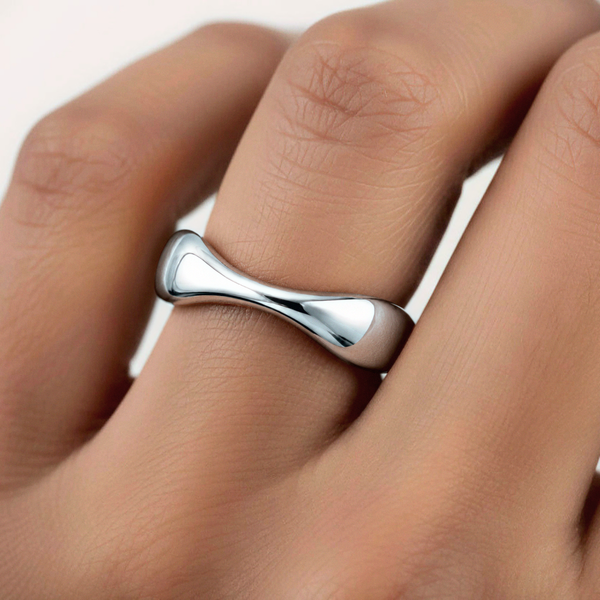 EVER Jewellery Point Break Silver Ring on finger