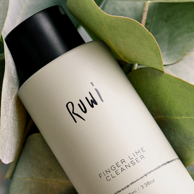 Fragrance free face cleanser with finger lime and macadamia oil