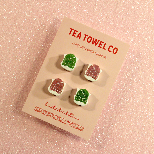 Dainty sparkly frog cake studs