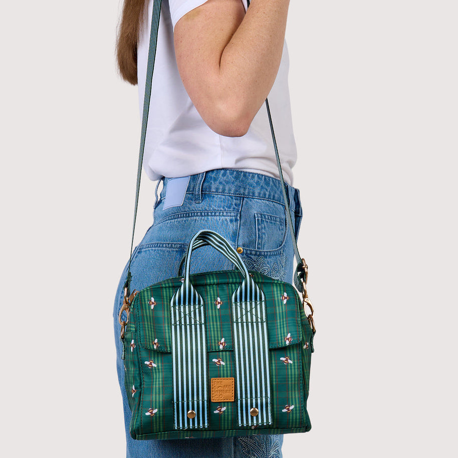 Handbag-style insulated lunch bag with gold hardware