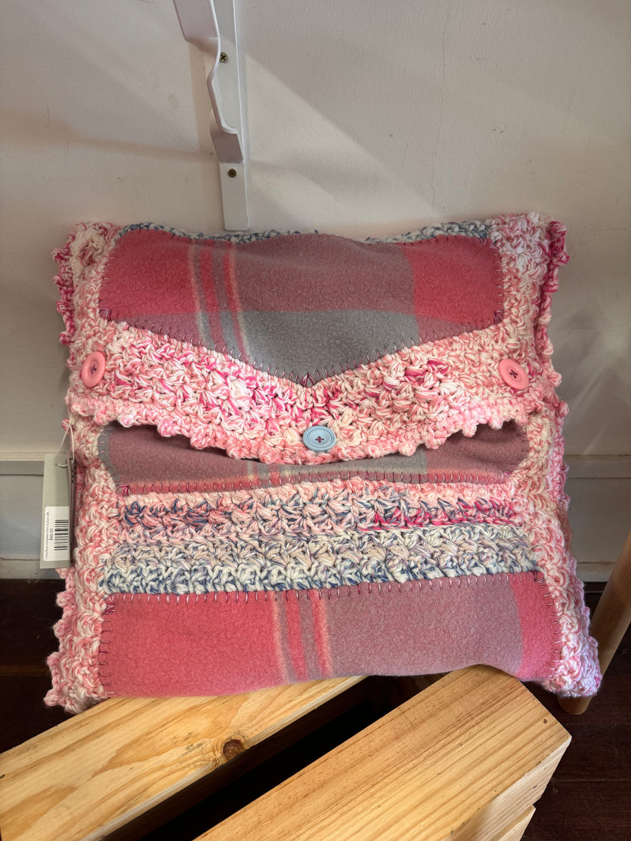 Linney Bugs consignment Retro Cushion LBRC248 Pink