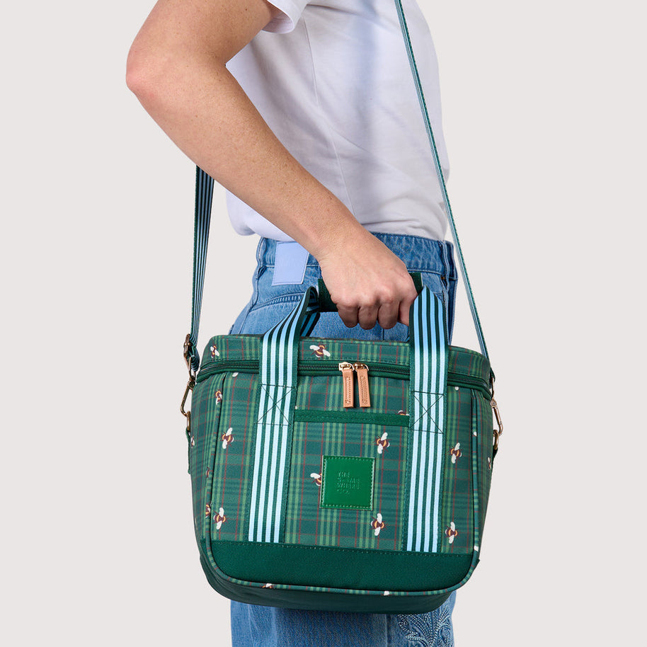 Insulated cooler bag with front pocket and shoulder strap