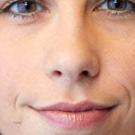 Colour-free lip balm with vanilla cinnamon scent
