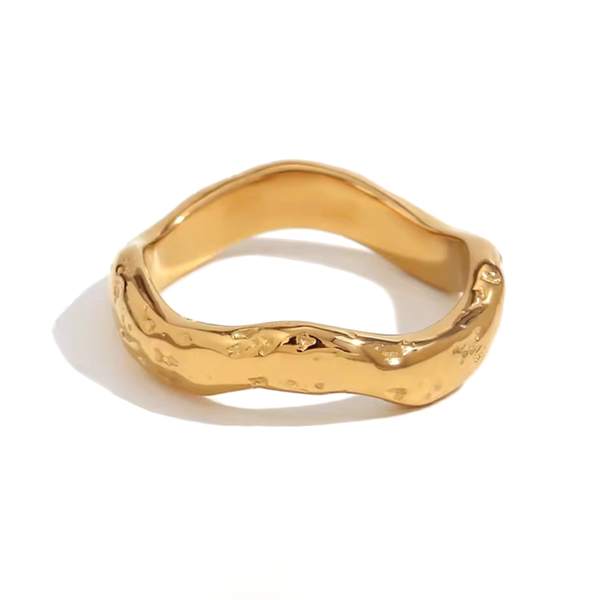 Waterproof anti-tarnish gold ring with hammered ripple texture