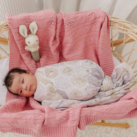 Beehive muslin wrap with dusty pink pram clips set