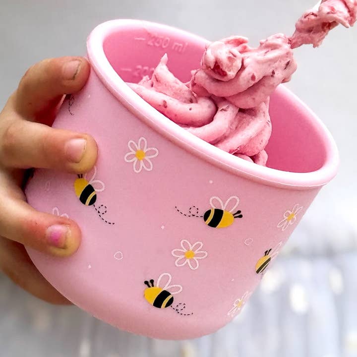 kids snack pot, silicone snack container, reusable kids container, BPA-free snack pot, eco-friendly lunchbox, bee snack pot, toddler snack container, dishwasher safe kids container