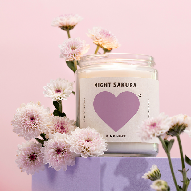 Floral soy candle with cherry blossom and white tea scent