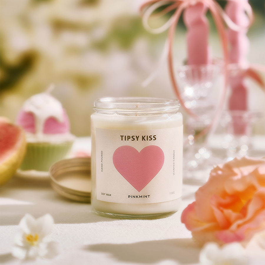 Romantic floral soy candle with jasmine and tuberose scent